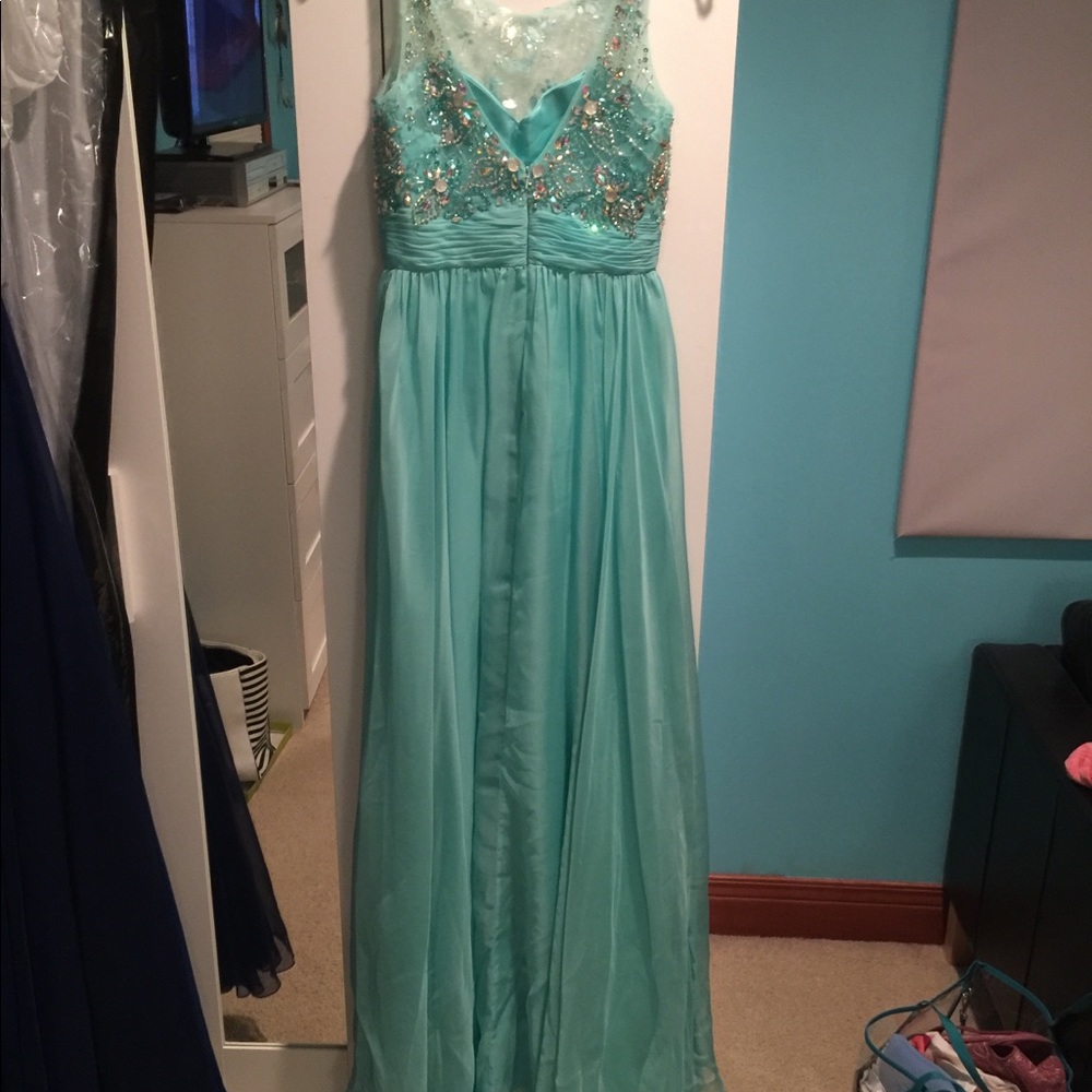 Turquoise/teal prom dress, missing tag. never worn
